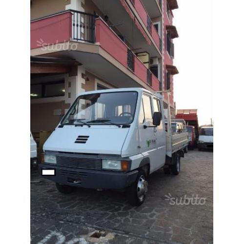 Renault doppia cabina motore e meccanica daily