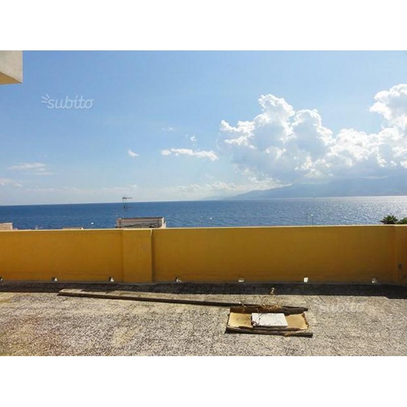 Villa a Gallico marina