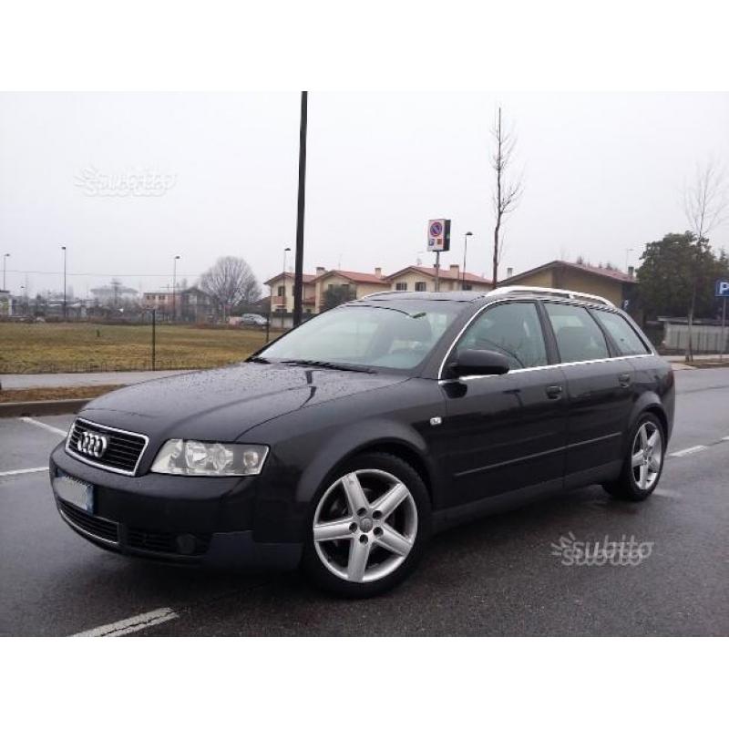 AUDI A4 3ª serie - 2004