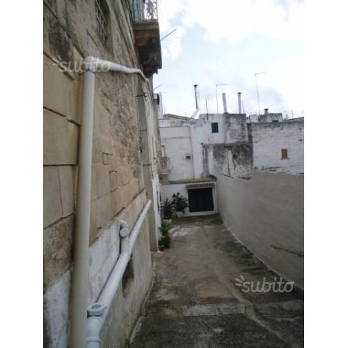 Locale in pietra ad Ostuni Puglia