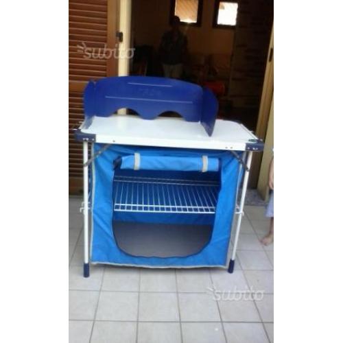 Mobile cucina per campeggio