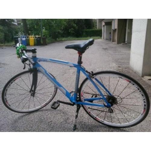 Bici explorer azzurra