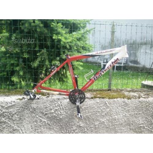 Telaio bottecchia FX 520 + componenti vari