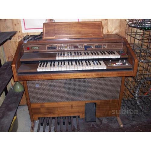 Organo elettrico farfisa