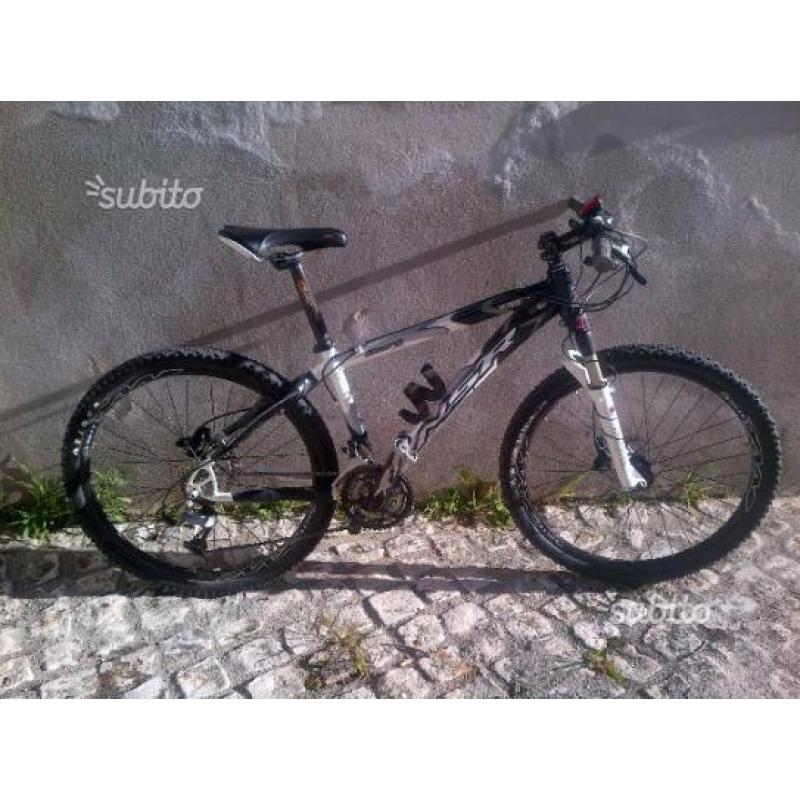 Mtb della fsa componentistica shimano deore xt