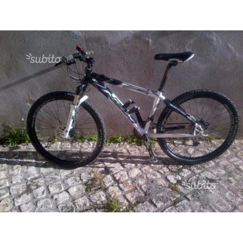 Mtb della fsa componentistica shimano deore xt
