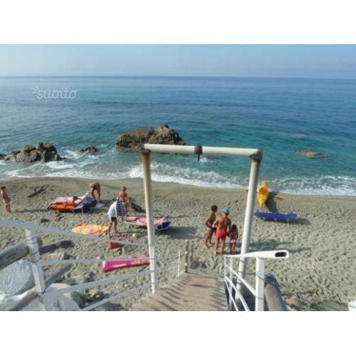 Roulotte in camping sul mare . posto spllendido