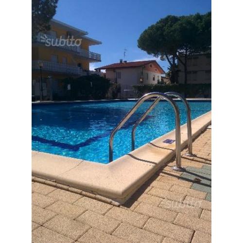 Residenza con piscine