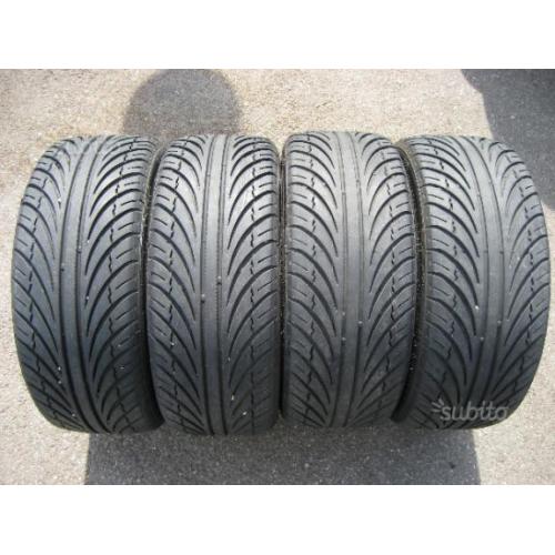 Gomme 225 40 18