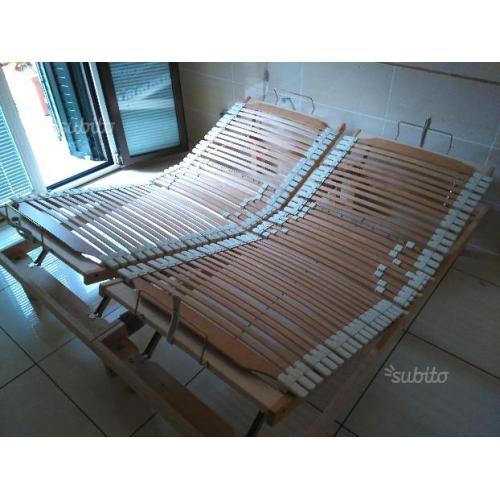 Letto matrimoniale con doghe e struttura