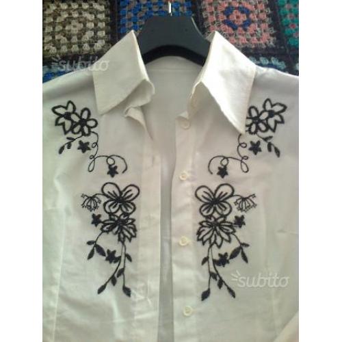 Camicia ricamata