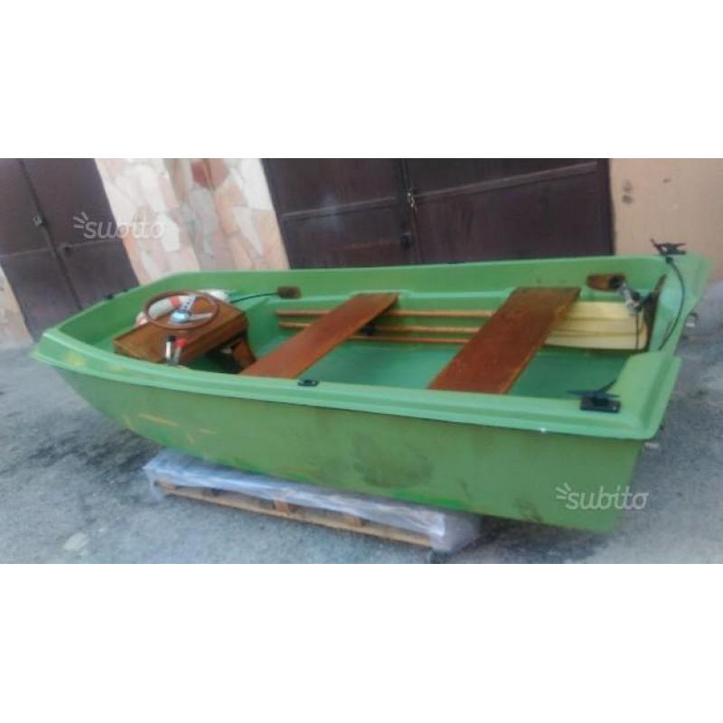 Barca a motore