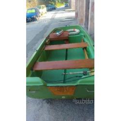 Barca a motore