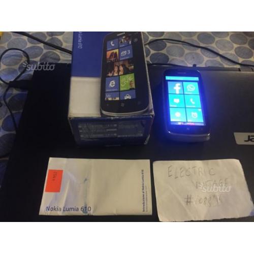 Smartphone Nokia Lumia 610 con Scatola