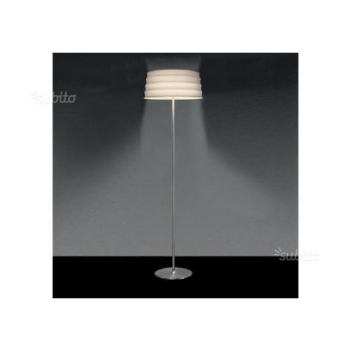 Lampada da terra penta c'hi nuova ed imballata