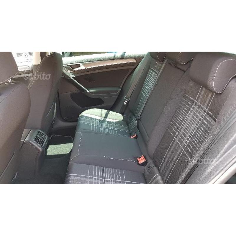VOLKSWAGEN Golf 7ª serie Lounge - UnicoProp