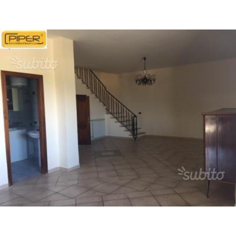 Villa a Schiera 160mq-Monterusciello