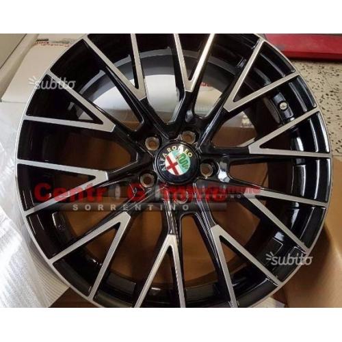 Cerchi In Lega Alfa Romeo Giulietta 18 580 Euro